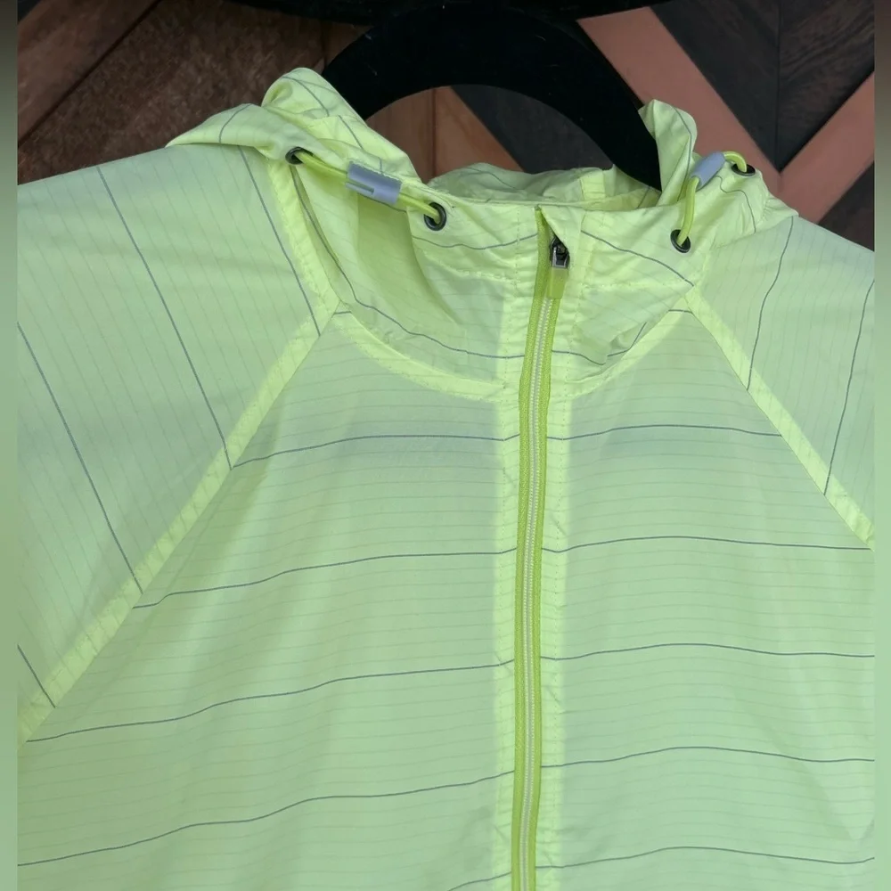 Athleta Spritz Run Jacket  Size XS Neon Yellow Zip Reflective